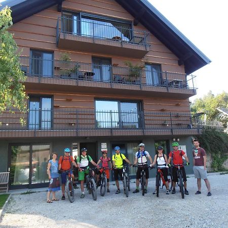 Bed & Breakfast Base Camp Križe Екстериор снимка