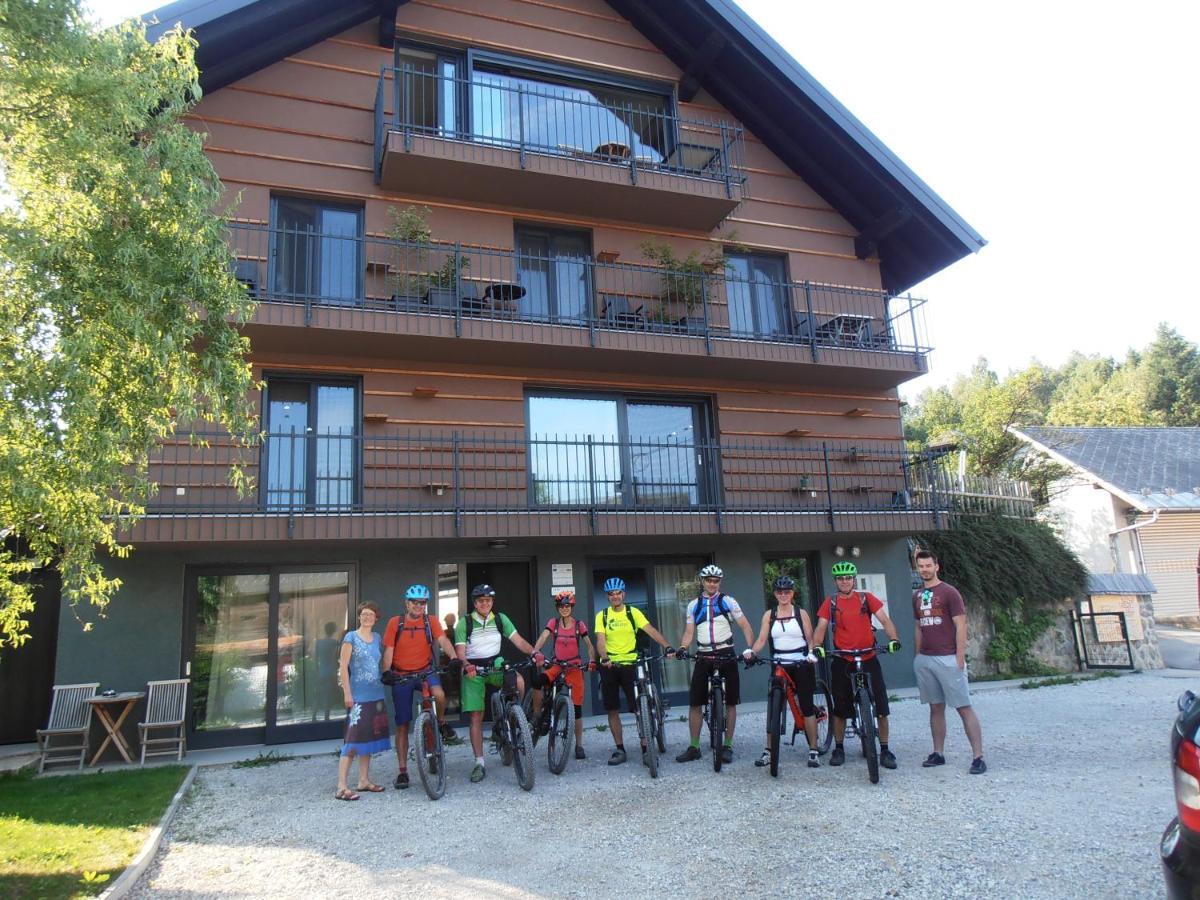 Bed & Breakfast Base Camp Križe Екстериор снимка