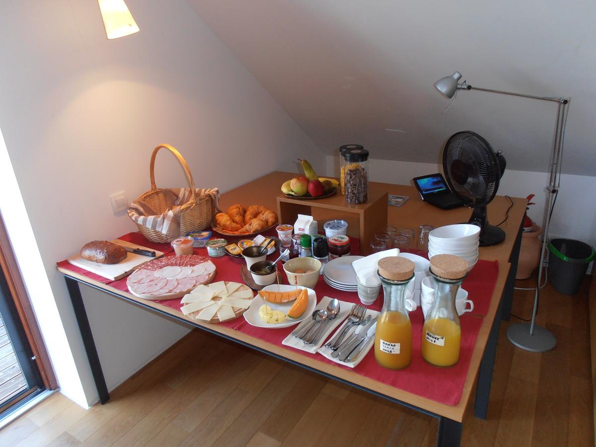 Bed & Breakfast Base Camp Križe Екстериор снимка